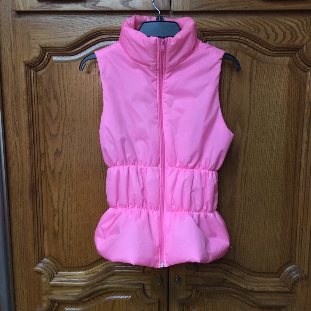 Redline brand puffer vest purchased at Nordstrom’s. SZ small. Fitted flattering